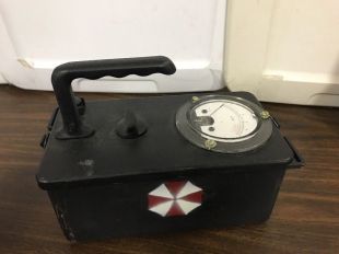Vintage Geiger Counter Steam Punk Prop Custom Paint job Works