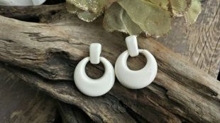 2 ensembles blanc 70 ' s, boucles d’oreilles Boucles d’oreilles/vintage/ensemble de boucles d’oreilles/vintage set/femmes bijoux/vintage bijoux et costumes bijoux/fantaisie boucles d’oreilles/cadeaux