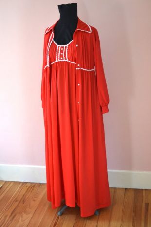 1970's Red Formfit Rogers Peignoir Set Heidi Long Nightgown & Robe  Modern Size Small Medium    VL74