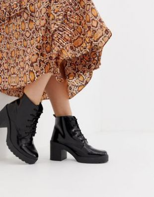 Black Gorgeous boots worn by Lara Jean 