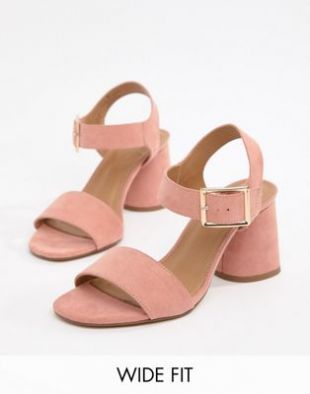 Millie Bobby Brown: Pink Dress, Block-Heel Sandals