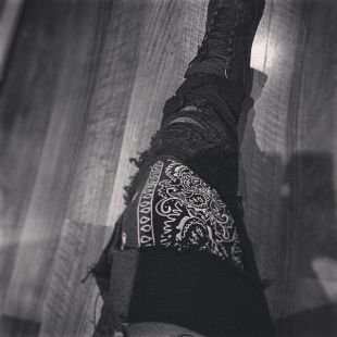 SEWWHAT? - Mens Distressed Bandana Patch Jeans
