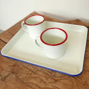 Tasse en émail