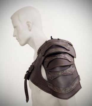 Barbarian Pauldron, Viking pauldron, Orco Pauldron, leather shoulder pauldron, leather pauldron, larp pauldron