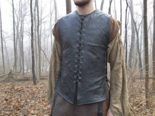Pull tunique en cuir médiéval personnalisé / chemise, dentelle à l’avant et côtés, sans manche, choisissez couleur et taille
