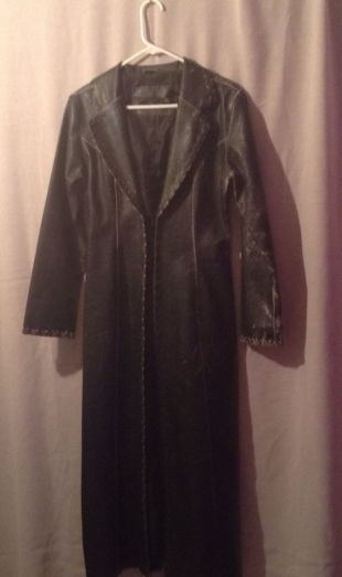 Steampunk Vintage, veste en simili cuir avec surpiqûres de couleur accent en détresse gothique