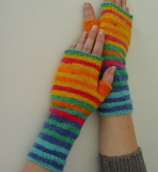 Arc en ciel gants mitaines, mitaines faites sur commande.