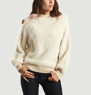 pull à fleurs en relief