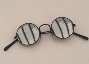 Lunettes Lennon | Vintage | 1990s | Lunettes de soleil | Cadre noir | Effet miroir | Forme ronde
