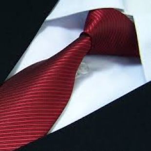 Cravate rouge-bordeaux en microfibre tissée, finitions main.