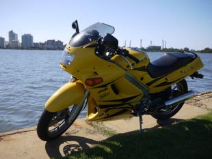 Moto Kawasaki ZZR