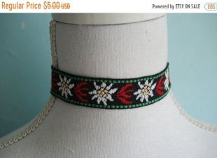 Collier Edelweiss Bleu Turquoise – Bijou Folklorique Allemand Traditionnel