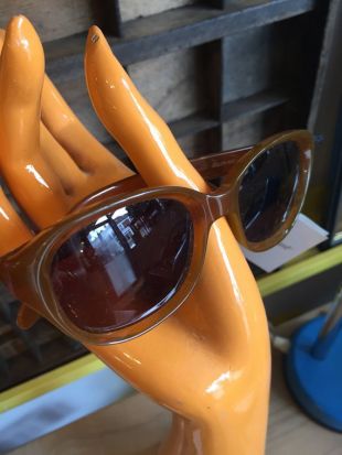 neuf Charmant années 1990 brun lunettes de soleil.