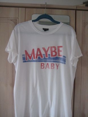 TOP SHOP SIZE UK16 WHITE TOP MAYBE BABY LOGO ON FRONT