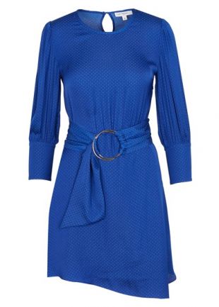 ROBE COURTE CEINTURÉE EN SATIN BLEU