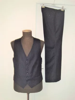 Costume Yves Saint Laurent 3 Pièces en Laine Marine Rayée