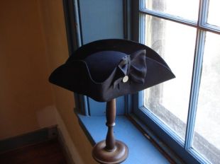 Vente ! Guerre révolutionnaire armé en feutrine ou un chapeau TRICORNE en feutre de laine authentiquement recréée