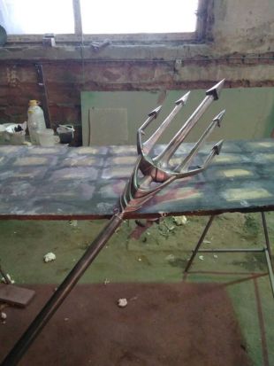 Trident Aquaman cosplay