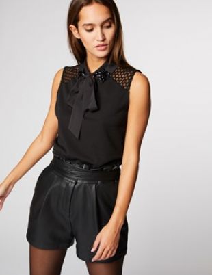 Débardeur col chemise lavallière à bijou