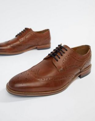 River Island   Chaussures richelieu en cuir   Marron clair at asos.com