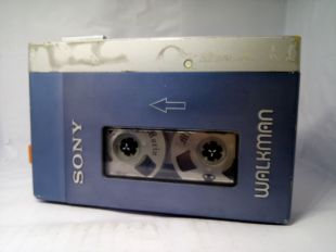 VINTAGE SONY TPS L2 cassette player world first walkman