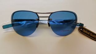 Blue Aviator Sunglasses worn by Agent H (Chris Hemsworth) as seen on the  set of Men in Black: International