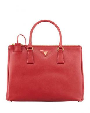 Prada - superbe sac rouge vu sur Olivia Pope