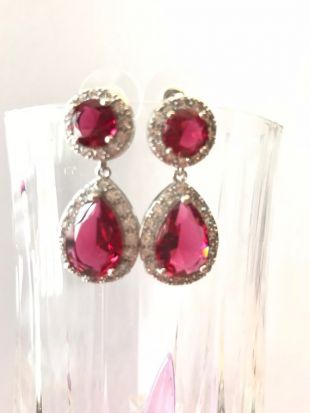 Couleur goutte rouge Ruby strass pendantes boucles d’oreilles couleurs de Noël viennent en saphir, couleur diamant et rubis.