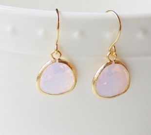 Boucles d’oreilles opale. Boucles d’oreilles opale. Bijoux de naissance octobre. Or de boucles d’oreilles opale. Boucles d’oreilles opale. Boucles d’oreilles de demoiselle d’honneur. Cadeau pour elle