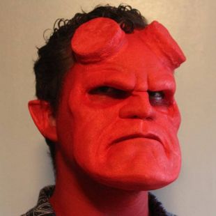 Ensemble prothétique Hellboy   réalisé sur commande