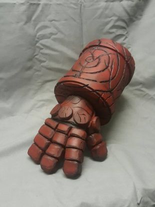 Main droite Hellboy de Doom