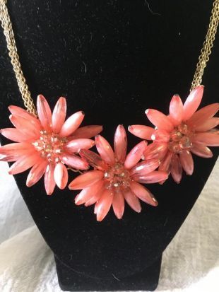 Superbe Vintage 50 ' s Pink collier de fleurs de perles en plastique