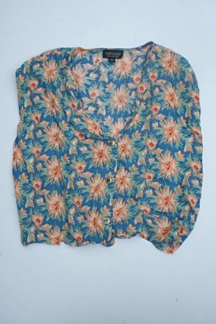 Style vintage pré aimé vert, bleu et abricot chemise sans manches bouton up des femmes imprimé floral avec noué au dos