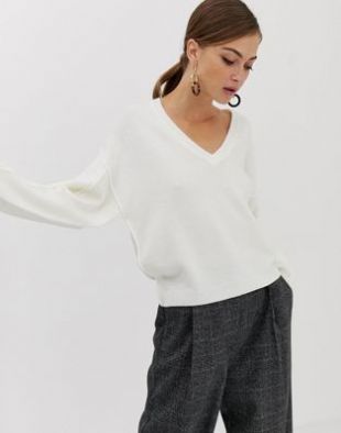 Pull duveteux avec encolure en V