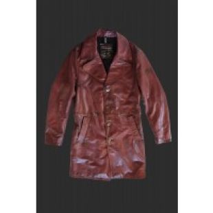 Veste en cuir rouge