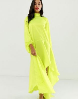 Robe longue en satin avec écharpe et manches extrêmes at asos.com