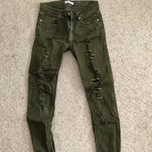 Zara - Zara ripped army green jeans