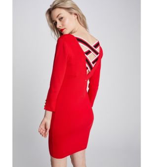 Robe courte ajustée avec découpe au dos