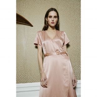 Robe en crêpe texturé