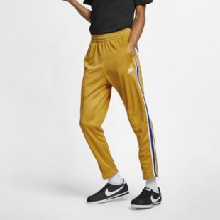 microscopio garrapata cantidad de ventas The pants yellow Nike tracksuit Sportswear of Cyprian, who in his YouTube  video THE COURT OF the GREAT (clash Squeezie) | Spotern