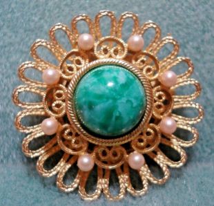Vintage Green Mottled Art Glass Faux Seed Pearl Flower Pin Brooch Gold Plated