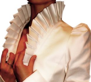 Blanc veste, col, un bouton, volant au dos, à volants pour femmes, fabriquées à la commande | Celia