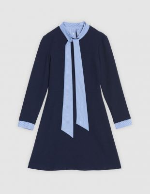 Contrasting Tie Neck Collar