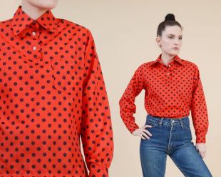 Chemise de Ski vintage des années 70 Michel | Haut rouge et noir à pois Mod | Nylon Vinyl manches longues à col chemisier | taille petit XS S