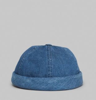La casquette bleue sans visière de Carlito dans KAARISFLY