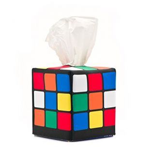 L'emblématique boîte de mouchoirs Rubik's Cube dans The Big Bang Theory  S10E23