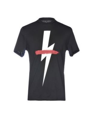 The t shirt Neil Barrett with printed lightning bolt worn by Lenni