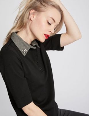 T shirt col contrasté et bijoux