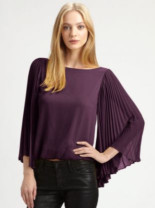 Alice + Oli­via Briar Plea­ted-Sleeve Silk Top