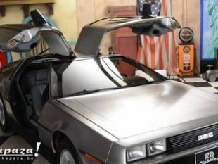 DeLorean DMC12